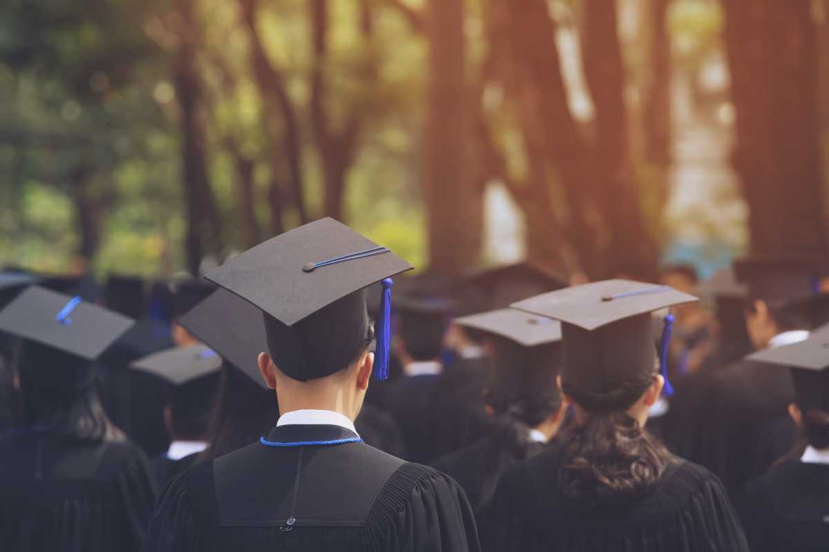 Navigating Post-Graduation Transitions: A Guide for College Graduates